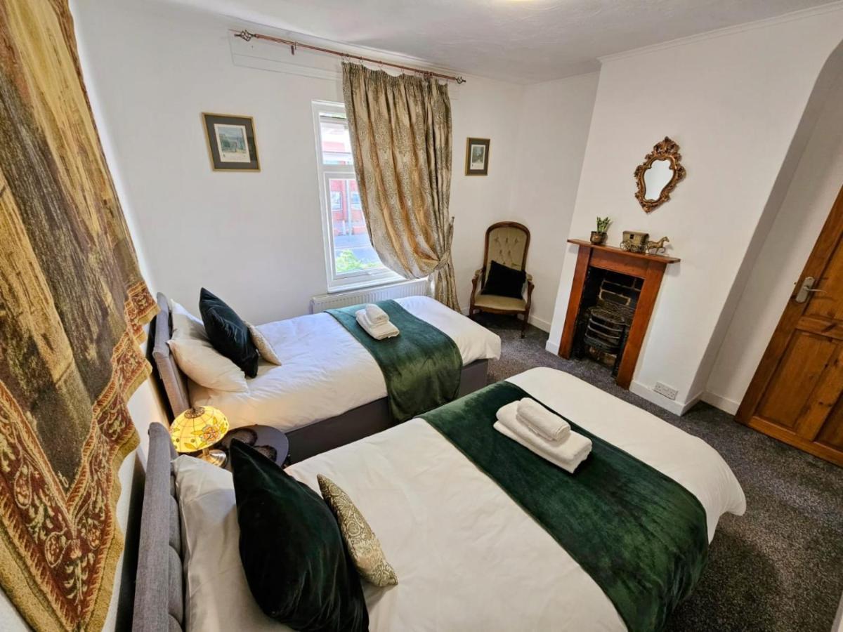 Cute Cottage In Egham Heathrow- 7 Guests 3 Bedrooms Zewnętrze zdjęcie